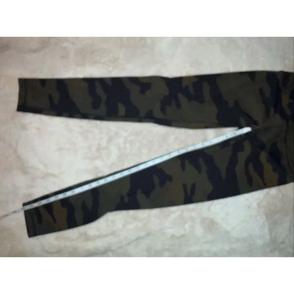 Victoria’s Secret Pink Camo Leggings - Picture 5 of 6